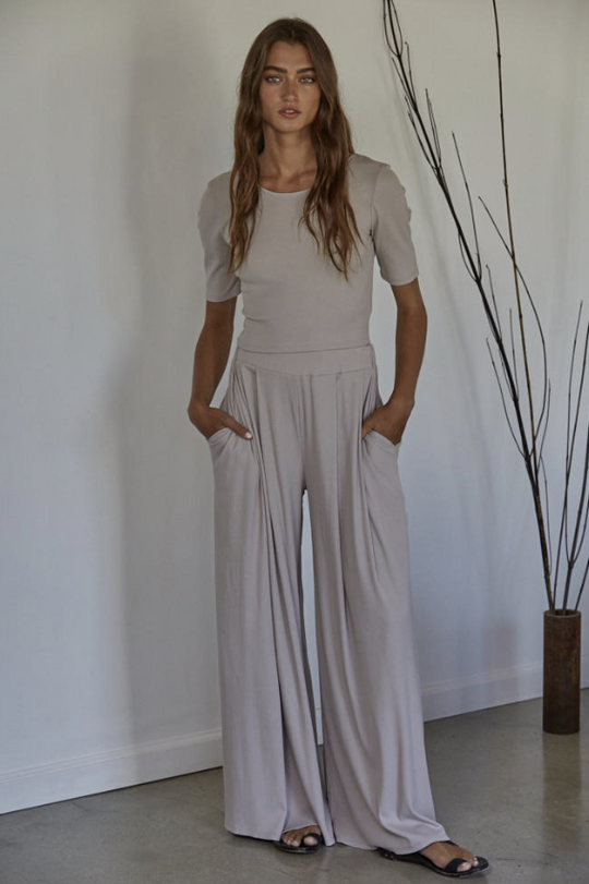 V-Neck Hardware One-Piece Swimsuit V-Neck Hardware One-Piece Swimsuit